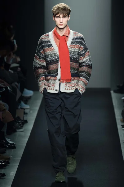 Look 17